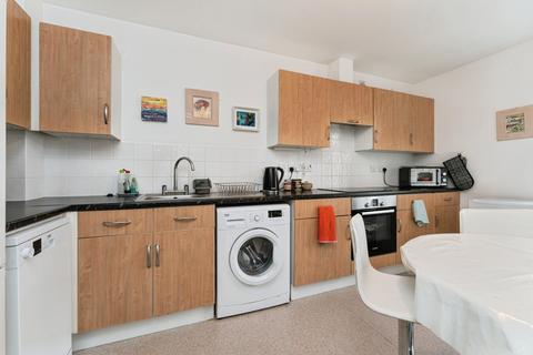 2 bedroom flat for sale, Pearl Close, Cambridge, Cambridgeshire, CB4