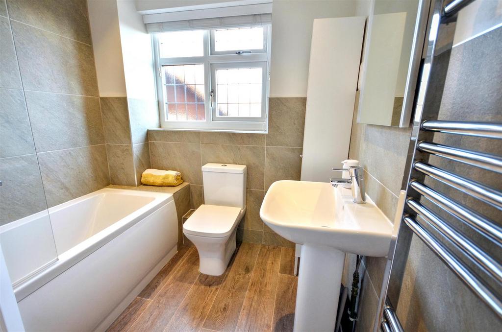En-Suite Bathroom