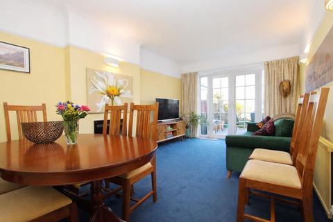 undefined, Derek Avenue, Wallington SM6