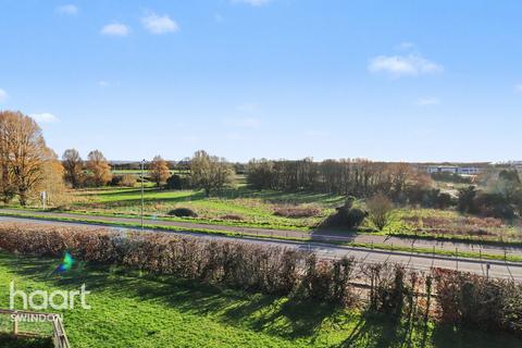undefined, Hull Road, Swindon