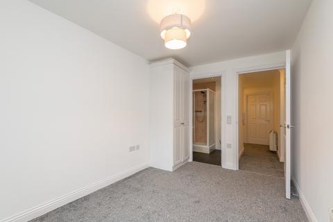 2 bedroom flat for sale, Henshaw Mews, Leeds LS19