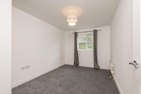 2 bedroom flat for sale, Henshaw Mews, Leeds LS19
