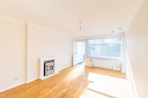 2 bedroom flat for sale, Hillside Court, Leeds LS7
