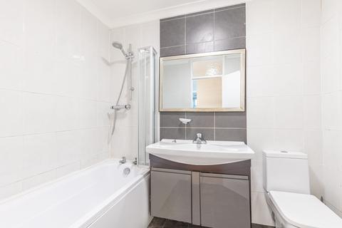 2 bedroom flat for sale, Hillside Court, Leeds LS7