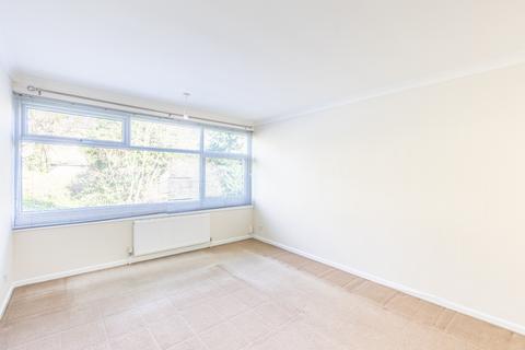 2 bedroom flat for sale, Hillside Court, Leeds LS7