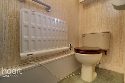 3 bedroom terraced house for sale, Bell Farm Avenue, Dagenham