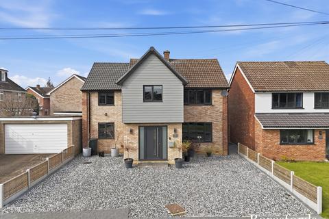 5 bedroom detached house for sale, Smiths Field, Rayne, CM77