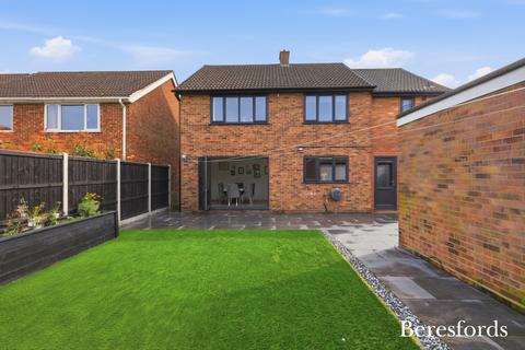 5 bedroom detached house for sale, Smiths Field, Rayne, CM77