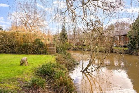 undefined, Wey Meadows, Weybridge KT13