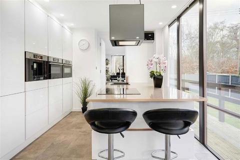 undefined, Wey Meadows, Weybridge KT13
