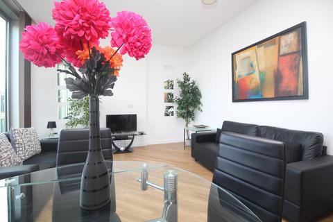 2 bedroom penthouse to rent, Carnegie House, The Hub