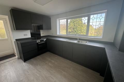 2 bedroom house to rent, Doncaster Road, Carlton-in-Lindrick, WORKSOP