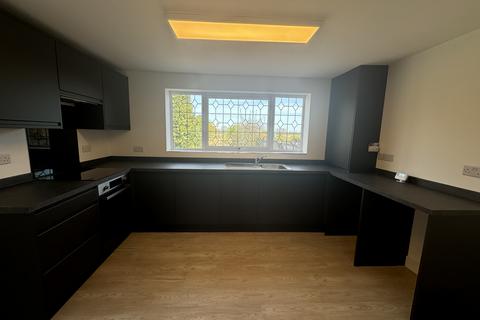 2 bedroom house to rent, Doncaster Road, Carlton-in-Lindrick, WORKSOP