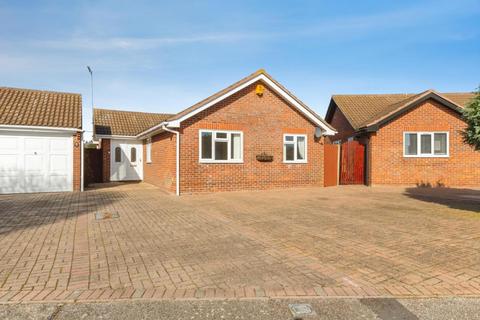 3 bedroom bungalow for sale, Holmwood Close, Clacton-on-Sea, Essex, CO16