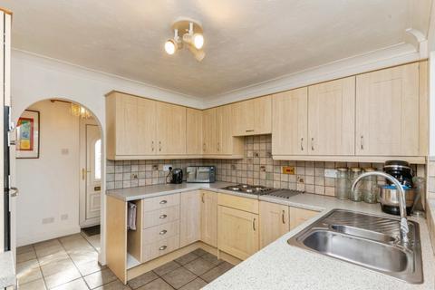 3 bedroom bungalow for sale, Holmwood Close, Clacton-on-Sea, Essex, CO16
