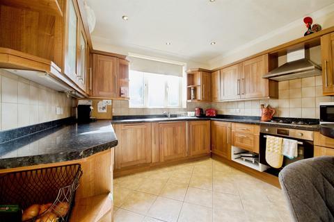 3 bedroom semi-detached house for sale, Prestwick Road, Watford