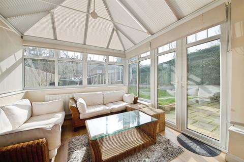 3 bedroom semi-detached house for sale, Prestwick Road, Watford