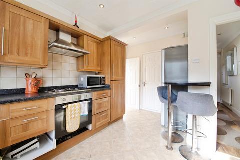 3 bedroom semi-detached house for sale, Prestwick Road, Watford