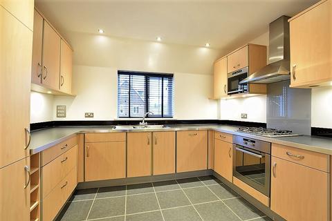 2 bedroom apartment to rent, Godwin Close, Wokingham, RG41