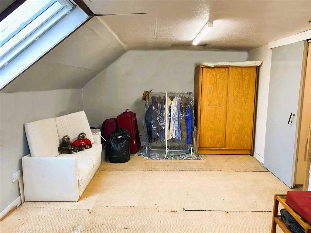 Large Loft Space (1)