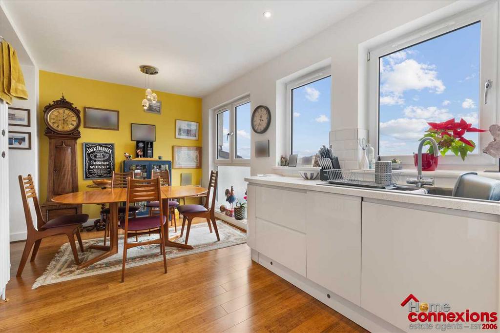 Kitchen Dining (2)