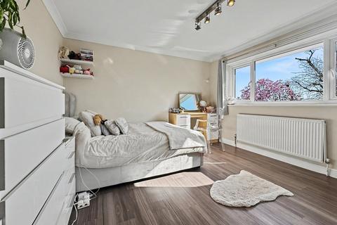 4 bedroom detached house for sale, Pine View Close, Stowmarket, IP14