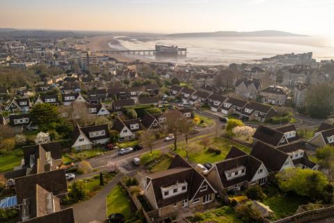 4 bedroom detached house for sale, St Matthews Close, Hillside - Freehold Residence