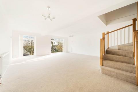 4 bedroom detached house for sale, St Matthews Close, Hillside - Freehold Residence