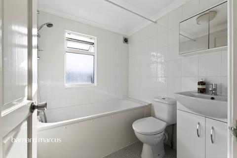 1 bedroom flat for sale, Park Avenue, Mitcham
