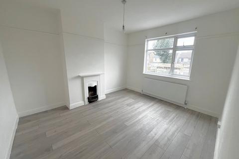 3 bedroom house to rent, Crowlands Avenue, Romford, RM7