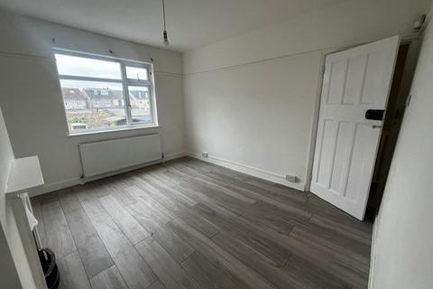 3 bedroom house to rent, Crowlands Avenue, Romford, RM7