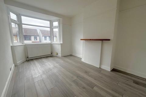 3 bedroom house to rent, Crowlands Avenue, Romford, RM7