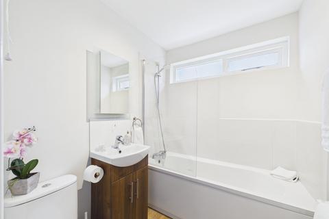 1 bedroom flat for sale, Closemead Close, Northwood, HA6
