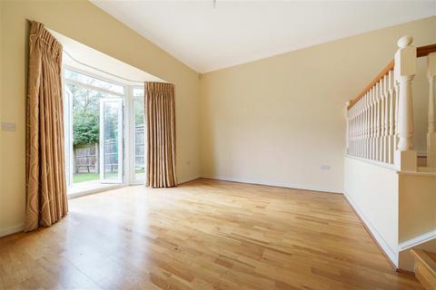 4 bedroom house to rent, Crescent Road, ENFIELD