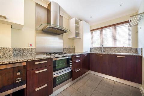 4 bedroom house to rent, Crescent Road, ENFIELD