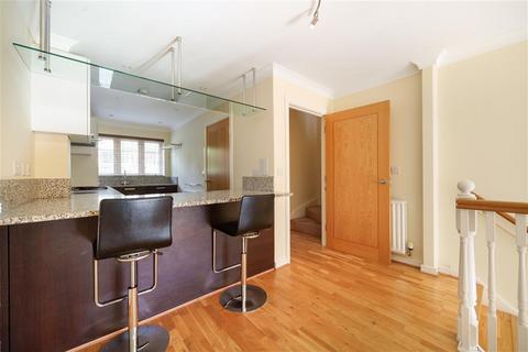 4 bedroom house to rent, Crescent Road, ENFIELD