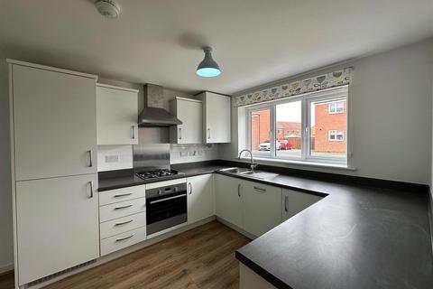 4 bedroom semi-detached house to rent, Bellona Drive, Peterborough PE2