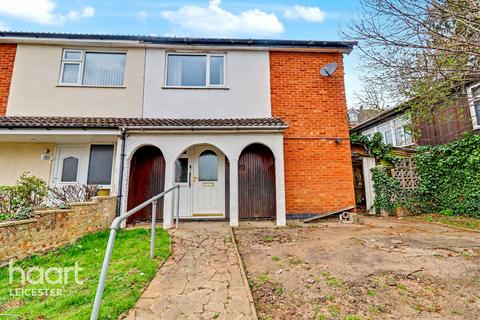 3 bedroom semi-detached house for sale, Farm Close, Leicester
