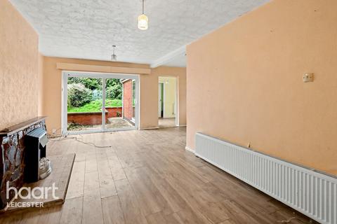 3 bedroom semi-detached house for sale, Farm Close, Leicester