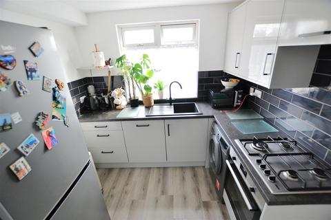2 bedroom maisonette for sale, Hillfield, Birchwood, Hatfield