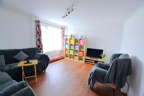 2 bedroom maisonette for sale, Hillfield, Birchwood, Hatfield
