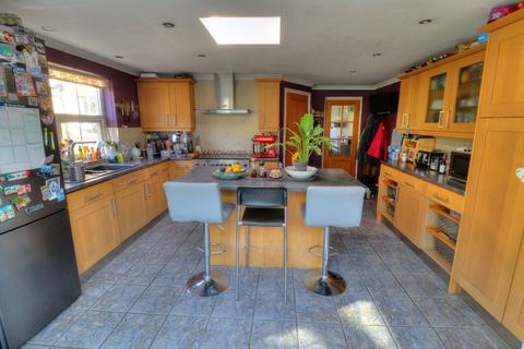 4 bedroom detached house for sale, Cricket Ground, High Wycombe HP14