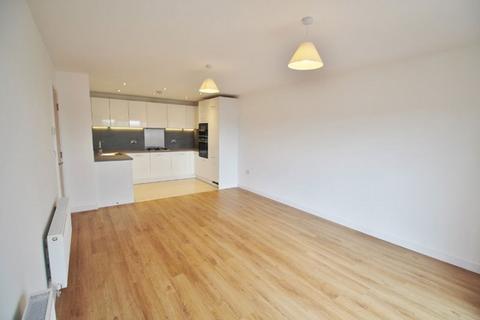 2 bedroom apartment to rent, Eden Road, Dunton Green TN14 5FY