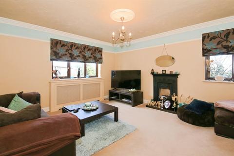 4 bedroom detached house for sale, Willowbrook Drive, Coates, Peterborough