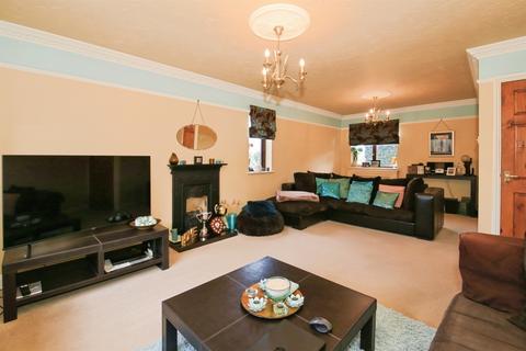 4 bedroom detached house for sale, Willowbrook Drive, Coates, Peterborough