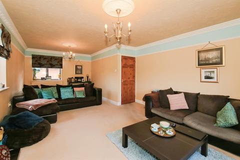 4 bedroom detached house for sale, Willowbrook Drive, Coates, Peterborough