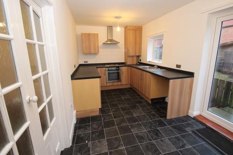 3 bedroom semi-detached house to rent, Howdon