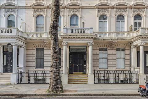 1 bedroom flat to rent, Queen's Gate, LONDON SW7