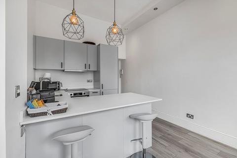 1 bedroom flat to rent, Queen's Gate, LONDON SW7