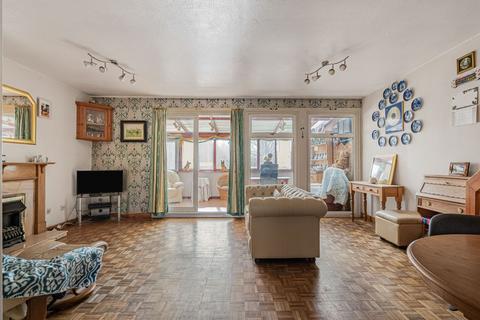 3 bedroom end of terrace house for sale, Elmslie Close, Epsom, KT18